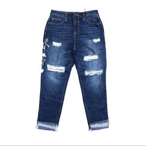 Women girlfriend embroidered denim jeans NWT